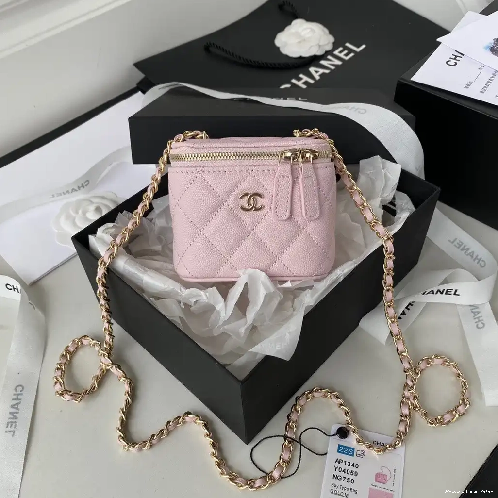 HyperPeter VANITY WITH CHANEL SMALL CHAIN 0606